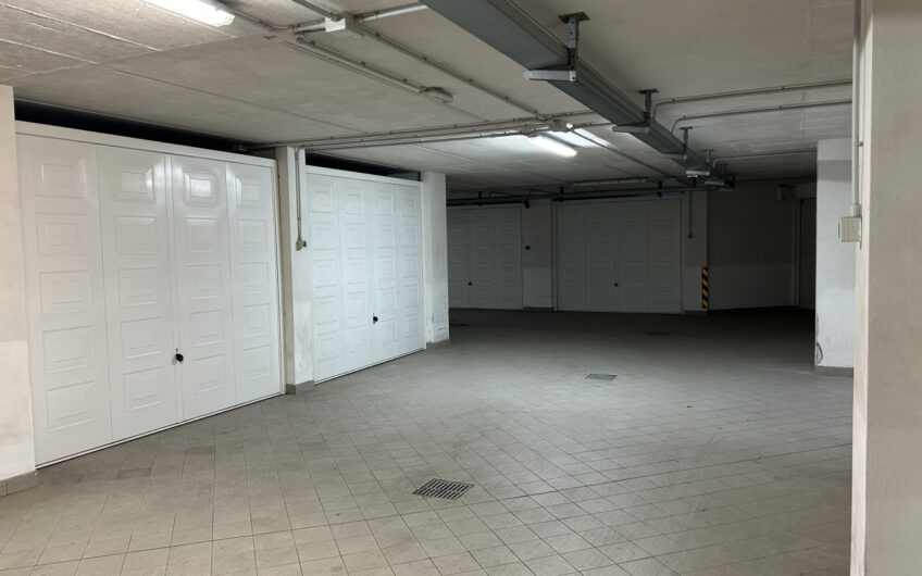 Garage doppio in vendita a Pescara, zona Porta Nuova